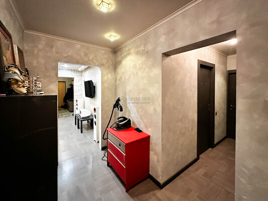 Продам трехкомнатную (3-комн.) квартиру, Павшинский б-р, 18, Красногорск г