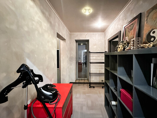 Продам трехкомнатную (3-комн.) квартиру, Павшинский б-р, 18, Красногорск г