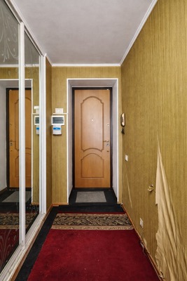 Продам трехкомнатную (3-комн.) квартиру, Октябрьская ул, 42, Москва г