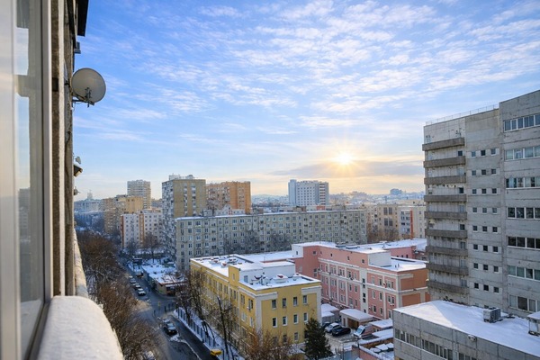 Продам трехкомнатную (3-комн.) квартиру, Октябрьская ул, 42, Москва г