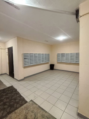 Продам трехкомнатную (3-комн.) квартиру, Октябрьская ул, 42, Москва г