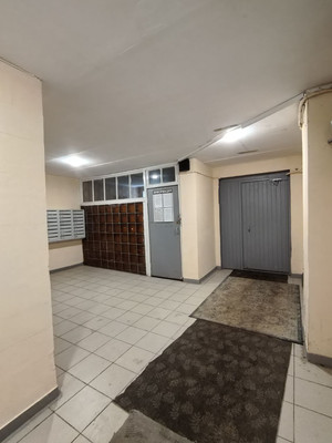 Продам трехкомнатную (3-комн.) квартиру, Октябрьская ул, 42, Москва г