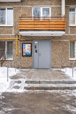 Продам трехкомнатную (3-комн.) квартиру, Октябрьская ул, 42, Москва г