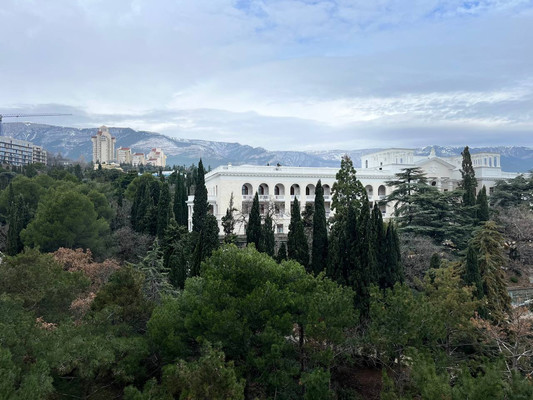 Продам однокомнатную (1-комн.) квартиру, Виноградная ул, 101с1, Ливадия пгт