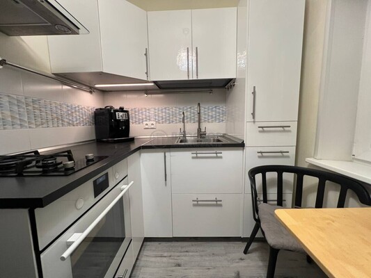 Продам двухкомнатную (2-комн.) квартиру, Маленковская ул, 12, Москва г