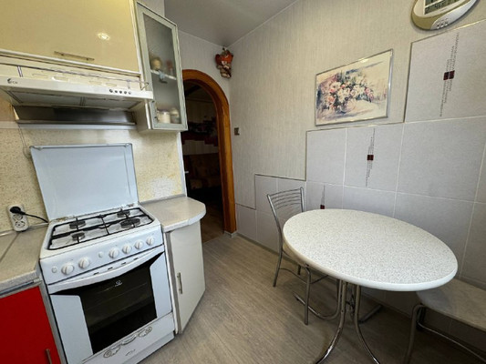 Продам двухкомнатную (2-комн.) квартиру, Комсомольская ул, 38, Комсомольск-на-Амуре г