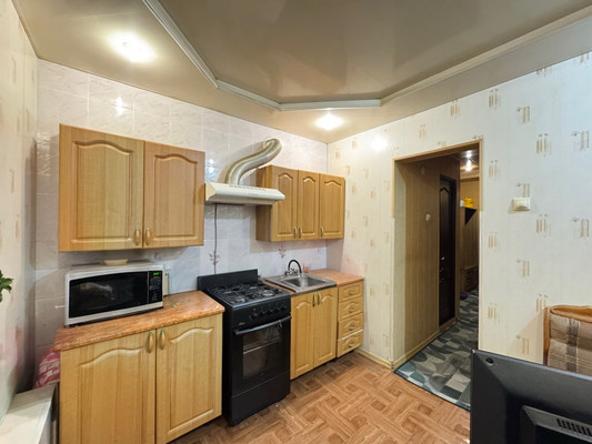 Продам трехкомнатную (3-комн.) квартиру, Тырныаузский проезд, 3, Нальчик г