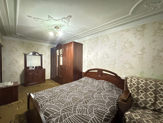 Продам трехкомнатную (3-комн.) квартиру, Тырныаузский проезд, 3, Нальчик г