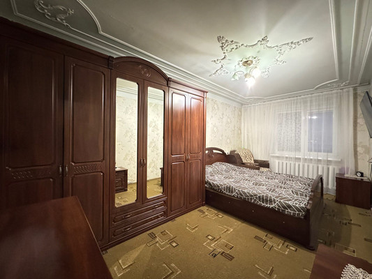 Продам трехкомнатную (3-комн.) квартиру, Тырныаузский проезд, 3, Нальчик г