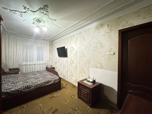 Продам трехкомнатную (3-комн.) квартиру, Тырныаузский проезд, 3, Нальчик г