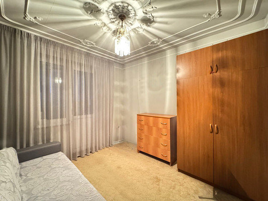 Продам трехкомнатную (3-комн.) квартиру, Тырныаузский проезд, 3, Нальчик г