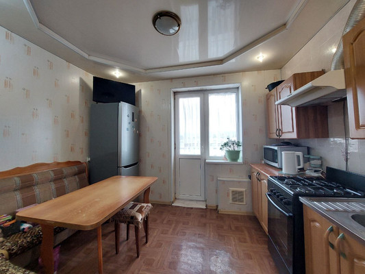 Продам трехкомнатную (3-комн.) квартиру, Тырныаузский проезд, 3, Нальчик г