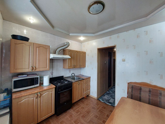 Продам трехкомнатную (3-комн.) квартиру, Тырныаузский проезд, 3, Нальчик г