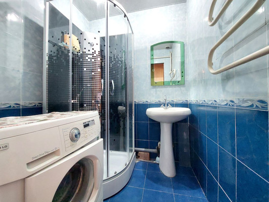 Продам трехкомнатную (3-комн.) квартиру, Тырныаузский проезд, 3, Нальчик г