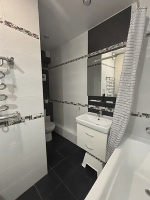 Продам трехкомнатную (3-комн.) квартиру, Батуринская ул, 159/78, Ростов-на-Дону г