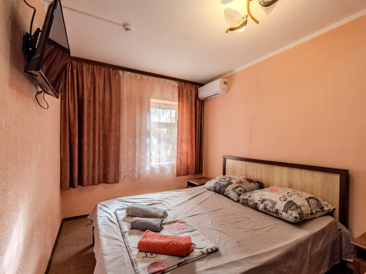 Продам гостиницу 380 м2, Морская 4 ул, Саки г