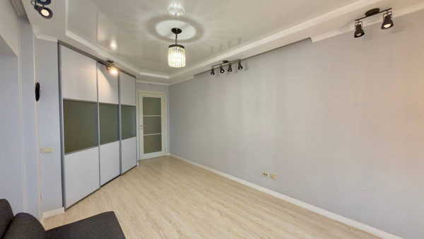 Продам трехкомнатную (3-комн.) квартиру, Карла Маркса ул, 191, Сыктывкар г