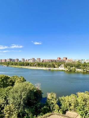 Продам двухкомнатную (2-комн.) квартиру, Космонавтов пр-кт, 1В, Ростов-на-Дону г