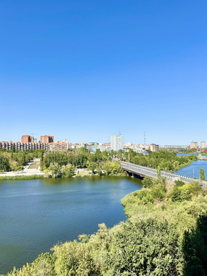 Продам двухкомнатную (2-комн.) квартиру, Космонавтов пр-кт, 1В, Ростов-на-Дону г