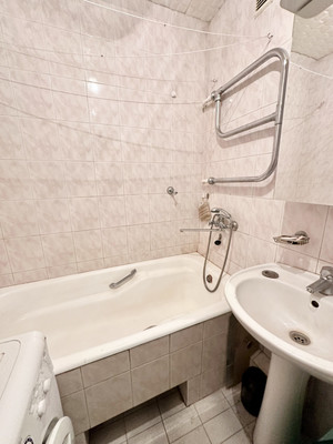 Продам трехкомнатную (3-комн.) квартиру, Зорге ул, 50, Ростов-на-Дону г