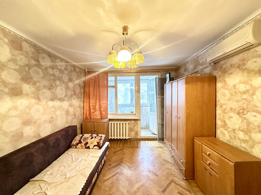 Продам трехкомнатную (3-комн.) квартиру, Зорге ул, 50, Ростов-на-Дону г