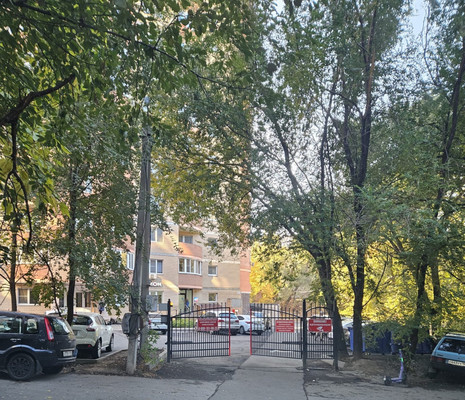 Продам трехкомнатную (3-комн.) квартиру, Ленина пр-кт, 105Г, Ростов-на-Дону г