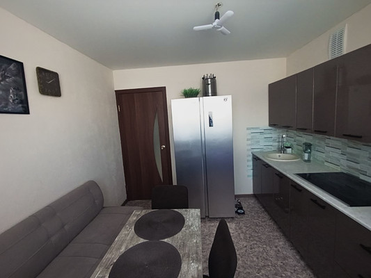 Продам двухкомнатную (2-комн.) квартиру, Порфирьева ул, 6, Ишим г