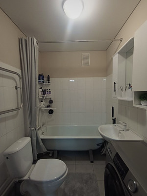 Продам двухкомнатную (2-комн.) квартиру, Порфирьева ул, 6, Ишим г