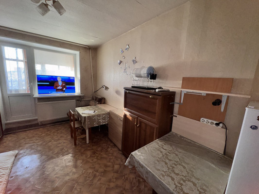 Продам многокомнатную квартиру, Сиреневый б-р, 9, Санкт-Петербург г