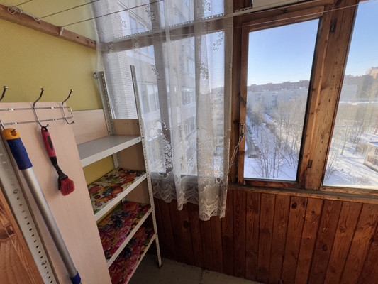 Продам многокомнатную квартиру, Сиреневый б-р, 9, Санкт-Петербург г