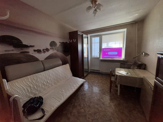 Продам многокомнатную квартиру, Сиреневый б-р, 9, Санкт-Петербург г