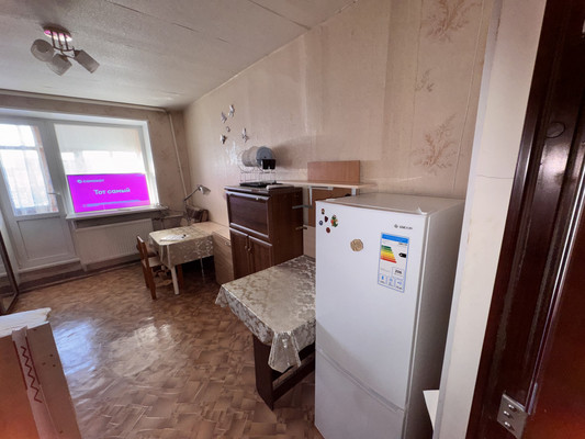 Продам многокомнатную квартиру, Сиреневый б-р, 9, Санкт-Петербург г