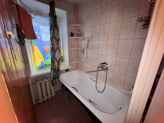 Продам многокомнатную квартиру, Сиреневый б-р, 9, Санкт-Петербург г