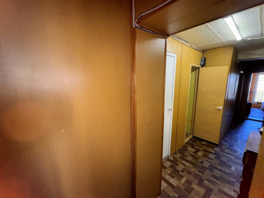 Продам многокомнатную квартиру, Сиреневый б-р, 9, Санкт-Петербург г