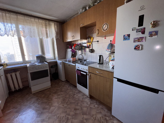 Продам многокомнатную квартиру, Сиреневый б-р, 9, Санкт-Петербург г