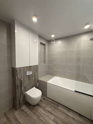 Продам трехкомнатную (3-комн.) квартиру, Большая Московская ул, 59, Великий Новгород г