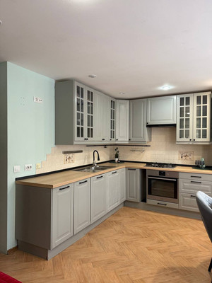 Продам трехкомнатную (3-комн.) квартиру, Большая Московская ул, 59, Великий Новгород г