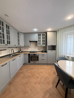 Продам трехкомнатную (3-комн.) квартиру, Большая Московская ул, 59, Великий Новгород г