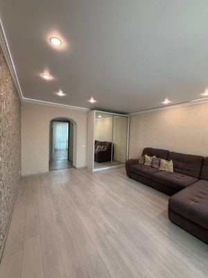 Продам трехкомнатную (3-комн.) квартиру, Большая Московская ул, 59, Великий Новгород г