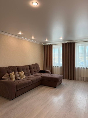 Продам трехкомнатную (3-комн.) квартиру, Большая Московская ул, 59, Великий Новгород г