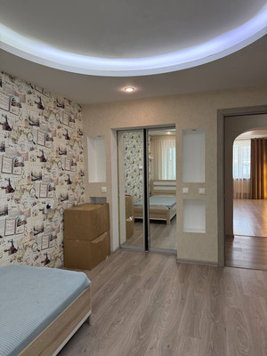 Продам трехкомнатную (3-комн.) квартиру, Большая Московская ул, 59, Великий Новгород г