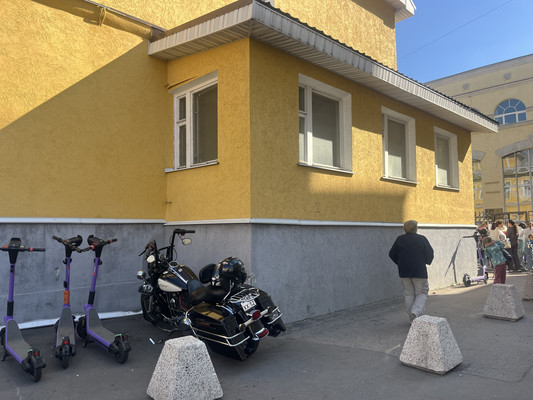 Продам трехкомнатную (3-комн.) квартиру, Пискунова ул, 33, Нижний Новгород г