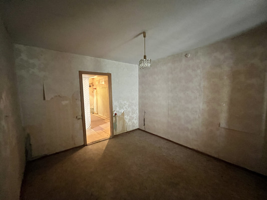 Продам трехкомнатную (3-комн.) квартиру, Пискунова ул, 33, Нижний Новгород г