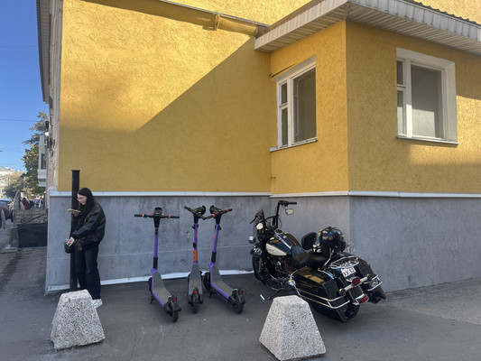 Продам трехкомнатную (3-комн.) квартиру, Пискунова ул, 33, Нижний Новгород г