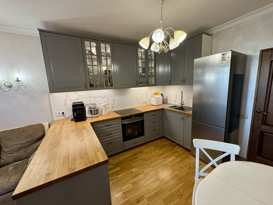 Продам двухкомнатную (2-комн.) квартиру, Артиллерийская ул, 79, Калининград г