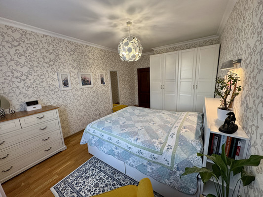 Продам двухкомнатную (2-комн.) квартиру, Артиллерийская ул, 79, Калининград г