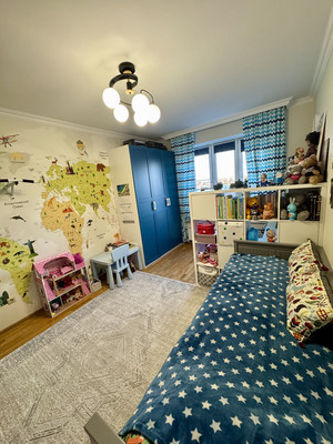 Продам двухкомнатную (2-комн.) квартиру, Артиллерийская ул, 79, Калининград г