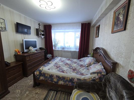 Продам трехкомнатную (3-комн.) квартиру, Фрунзе ул, 1А, Йошкар-Ола г