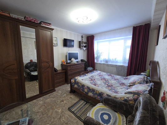 Продам трехкомнатную (3-комн.) квартиру, Фрунзе ул, 1А, Йошкар-Ола г