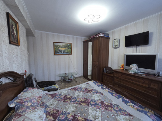 Продам трехкомнатную (3-комн.) квартиру, Фрунзе ул, 1А, Йошкар-Ола г